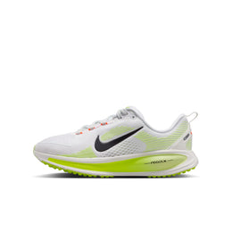 Nike Unisex-Child Vomero 18 (Little Kid/Big Kid)